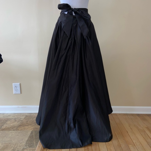 Chic Black High Low Skirt - Picture 7 of 10